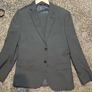 Banana Republic Charcoal Gray Slim Suit 38S 30x30